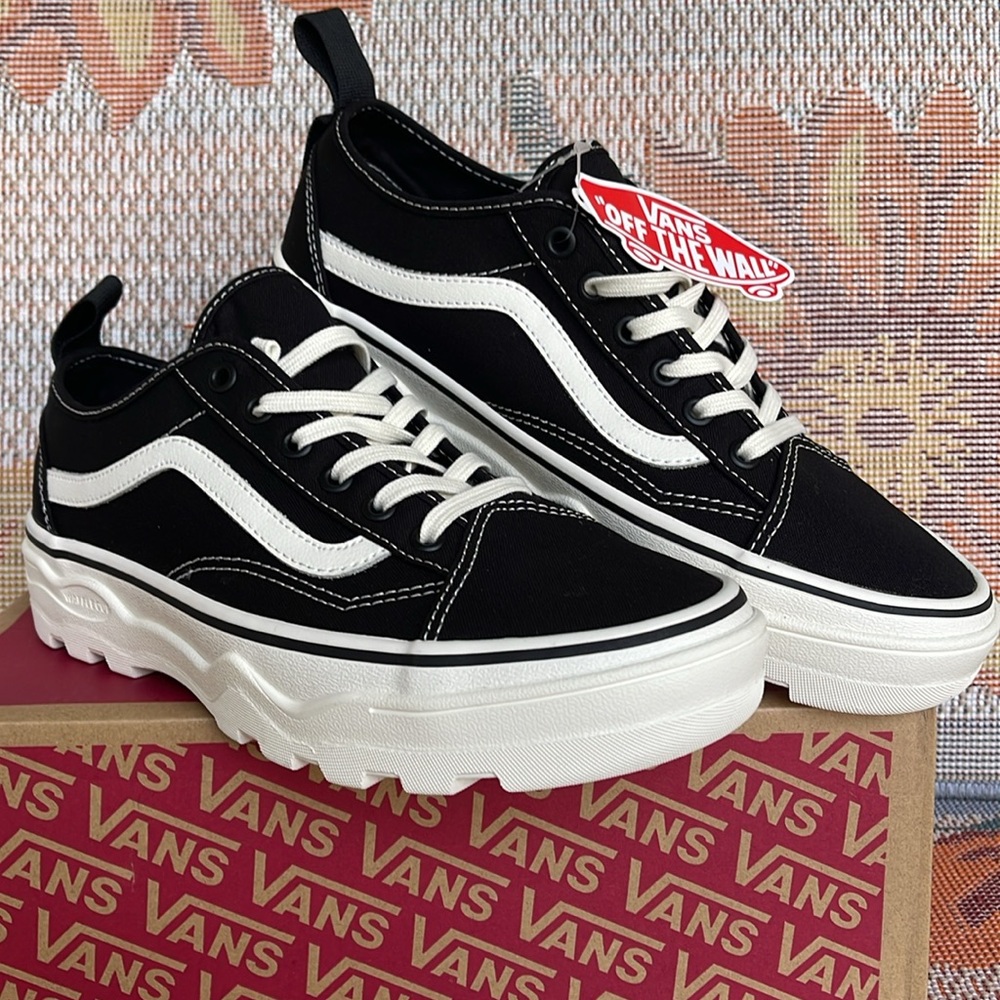 Vans WMNS Sentry Old Skool (Canvas) Black/Marshmallow
VN0A5KR3VQE
Sneakers - Picture 5 of 16